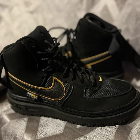 Nike🥾Air Force 1 Boot 'Black University Gold' - DO6702-001 - Men’s Size 7