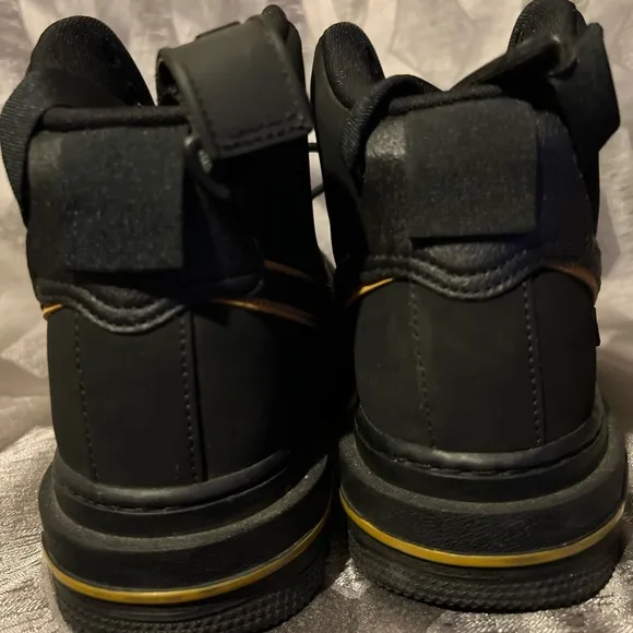Nike🥾Air Force 1 Boot 'Black University Gold' - DO6702-001 - Men’s Size 7