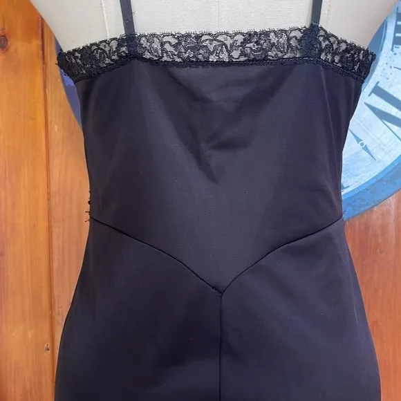 NO LABEL 1950’s Slip SZ 38 Vintage