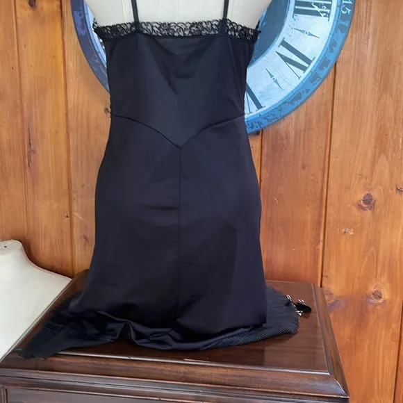 NO LABEL 1950’s Slip SZ 38 Vintage