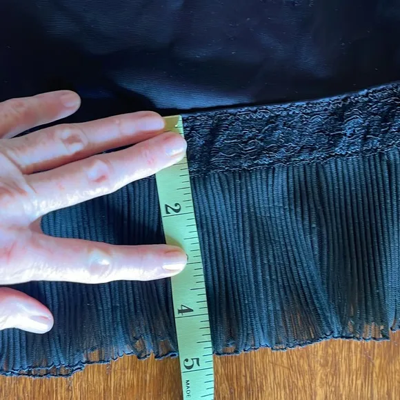NO LABEL 1950’s Slip SZ 38 Vintage