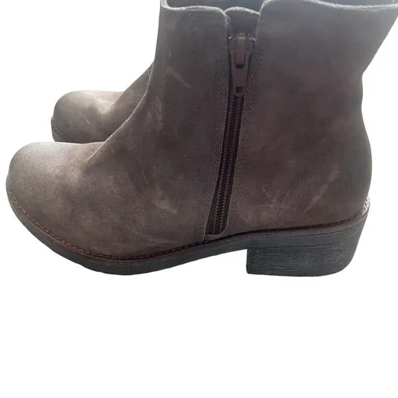 Noat Women's Size 37 Eur US 6-6.5 Suede Taupe Wander Ankle Bootie Boots