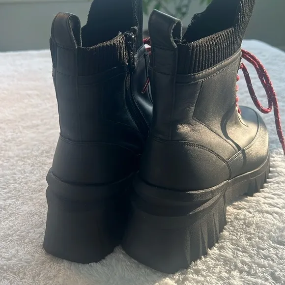 Nurture Sz 9.5 Whitney Waterproof Leather Lace-Up Lug Sole Boots NEW Outdoor
