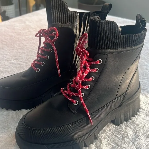 Nurture Sz 9.5 Whitney Waterproof Leather Lace-Up Lug Sole Boots NEW Outdoor