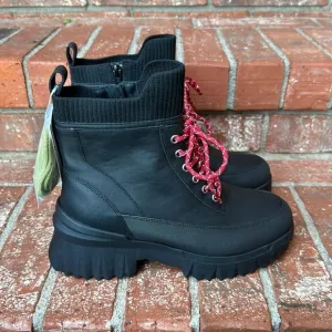 Nurture Whitney Water Resistant Leather Lace-Up Platform Boots Women's Size 7.5