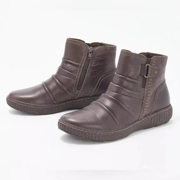 NWOB Clarks Collection Women’s Caroline Leather Ruched Ankle Boots