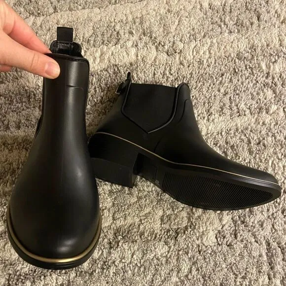 NWOB Kate Spade Sedgewick Rain Boots water resistant Round Toe heels Sz 7 black