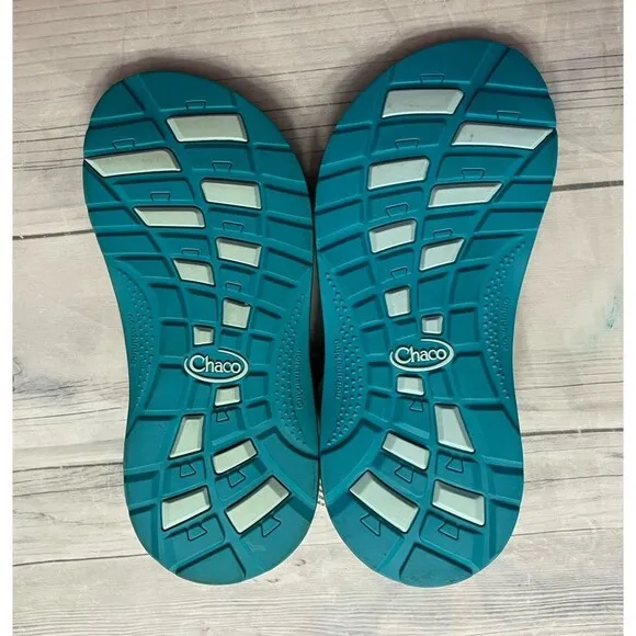 NWOT Chaco Chaco’s Turquoise &amp; Green Boy Girl Hiking Sandals Shoes, Size Youth 2