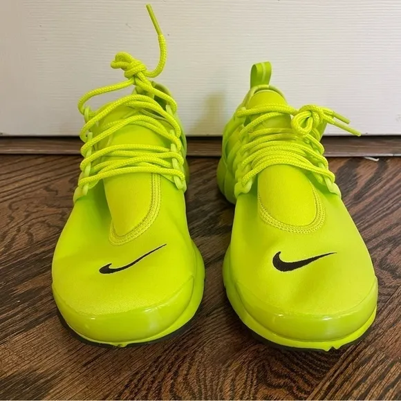 NWOT Nike Air Presto Womens Shoes Atomic Green Black DV2228-300