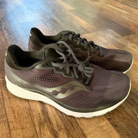 NWOT Saucony Ride 14 Women’s Sneakers