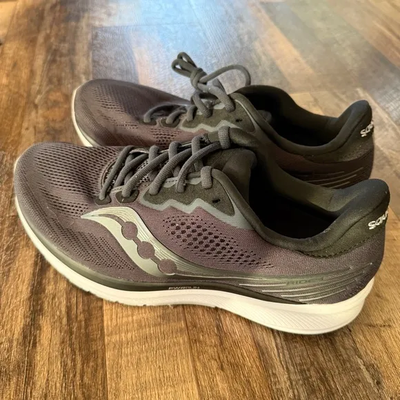 NWOT Saucony Ride 14 Women’s Sneakers
