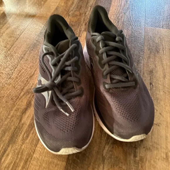 NWOT Saucony Ride 14 Women’s Sneakers