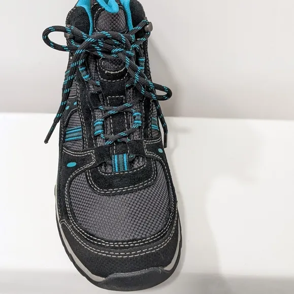 NWOT waterproof hiking shoes by L.L bean
