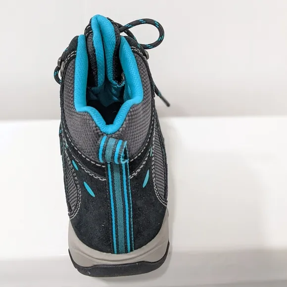 NWOT waterproof hiking shoes by L.L bean