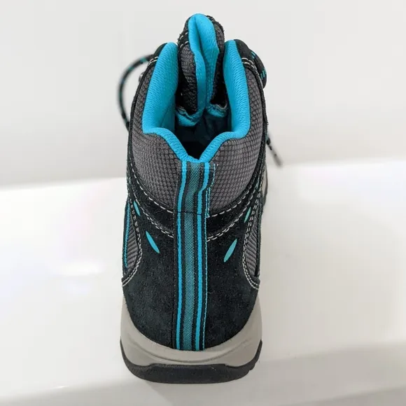 NWOT waterproof hiking shoes by L.L bean