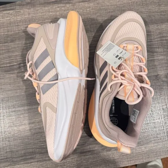NWT Adidas AlphaBounce running sneakers size 11 womens