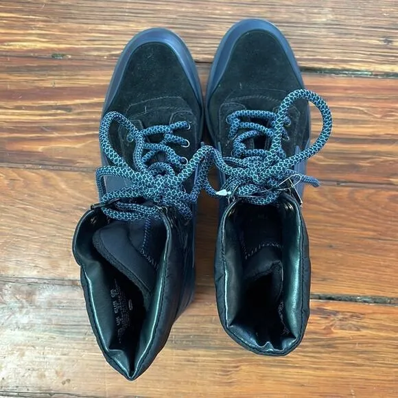 NWT Franco Sarto Balinhike suede lace up water resistant lugged sole snow boots
