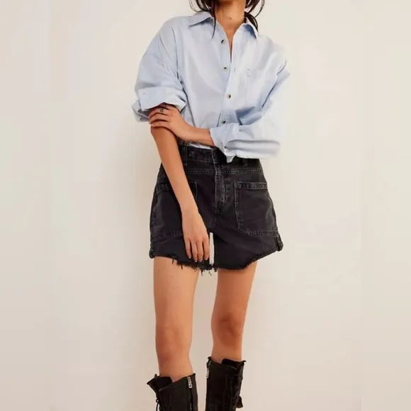 NWT Free People Palmer Mid Rise Short in Outer Space