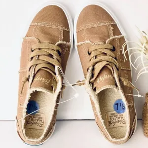 NWT Gorgeous Blowfish Malibu 7.5 Tan Sherpa Lined Memory foam Cushioned Sneakers