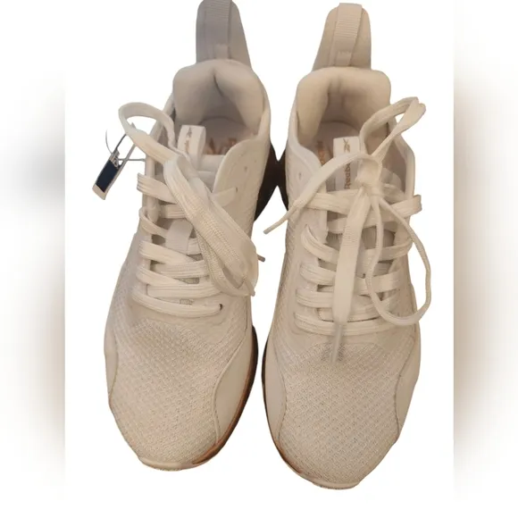 NWT Kids REEBOK Zig Sneakers Running Athletic White/Rose Gold Size 3