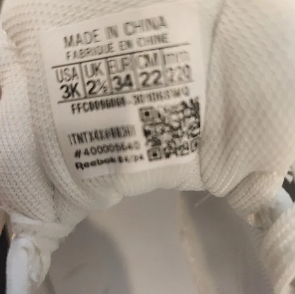 NWT Kids REEBOK Zig Sneakers Running Athletic White/Rose Gold Size 3