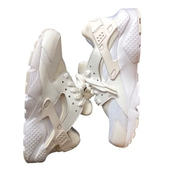 NWT Nike Huarache Run Pure Platinum White Sneakers