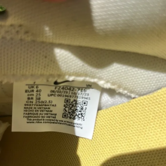 NWT NIKE Retro Casual Shoes