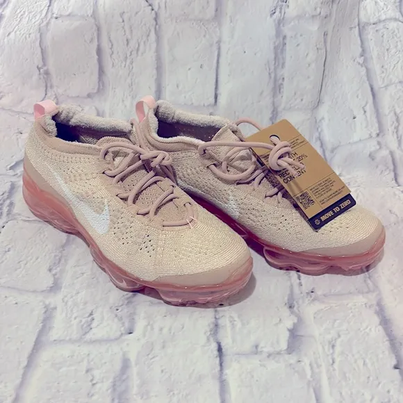 🔵”NWT” NIKE Vapormax Flyknit Pink Sneakers