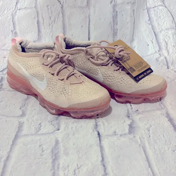 🔵”NWT” NIKE Vapormax Flyknit Pink Sneakers