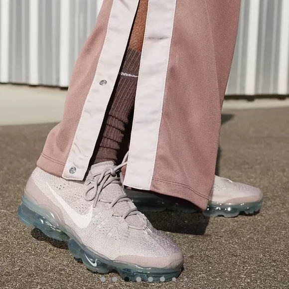 🔵”NWT” NIKE Vapormax Flyknit Pink Sneakers