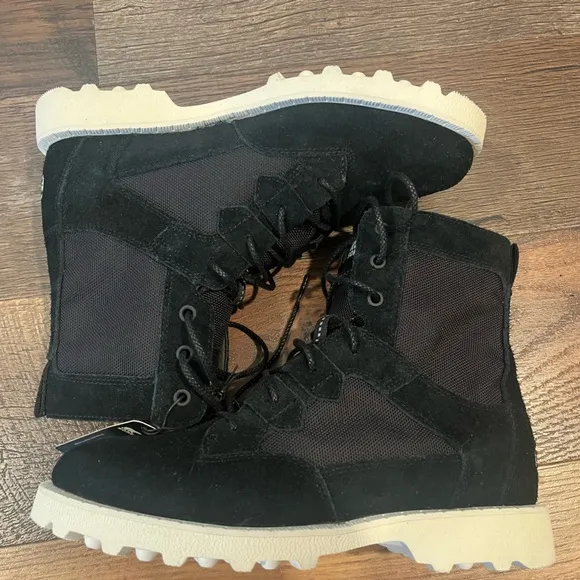 NWT Sorel Caribou OTM WP Boot — Waterproof Leather Rain Boots; Size 9