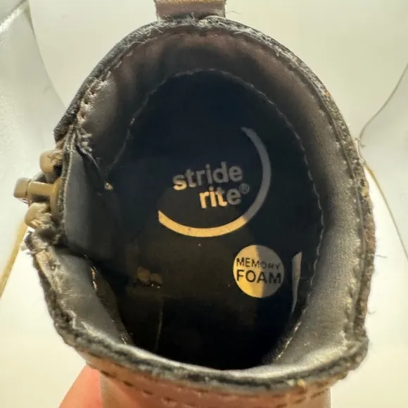 NWT Stride Rite Toddler Girls Size 7W Memory Foam Silver Star Booties Shoes
