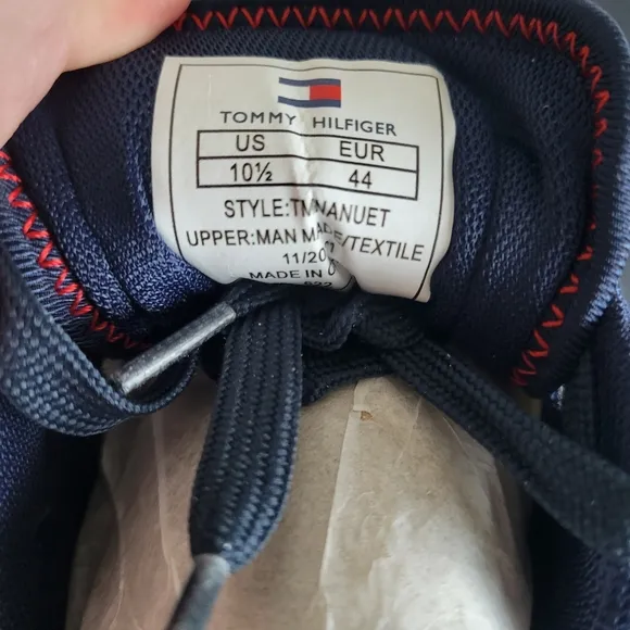 NWT Tommy Hilfiger Nanuet Jogger with 'H' Logo Sneakers Light Gray Green 10.5 M