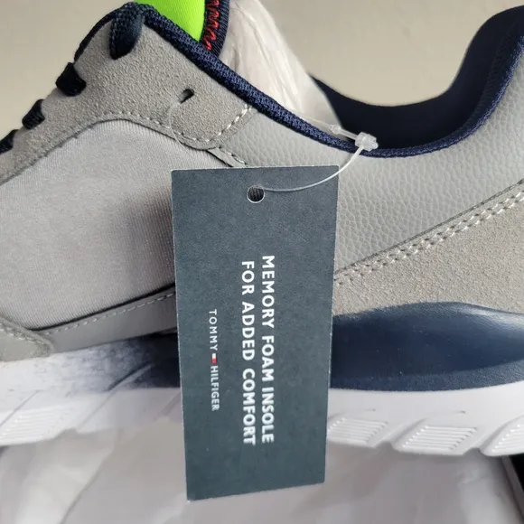 NWT Tommy Hilfiger Nanuet Jogger with 'H' Logo Sneakers Light Gray Green 10.5 M