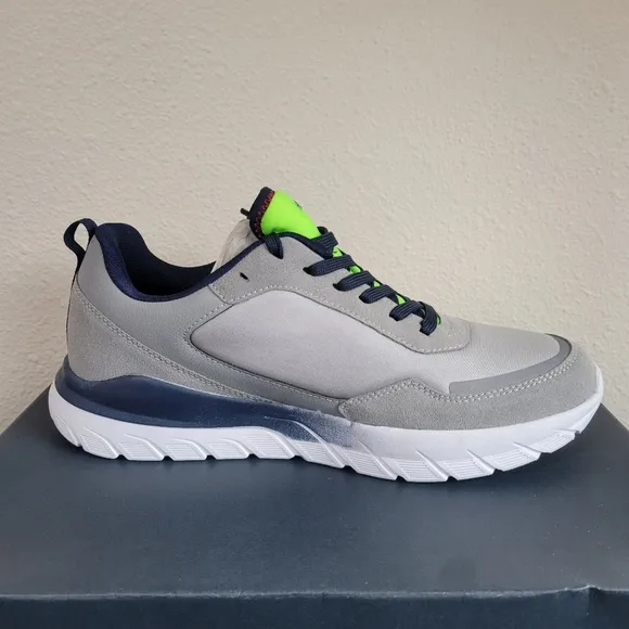 NWT Tommy Hilfiger Nanuet Jogger with 'H' Logo Sneakers Light Gray Green 10.5 M
