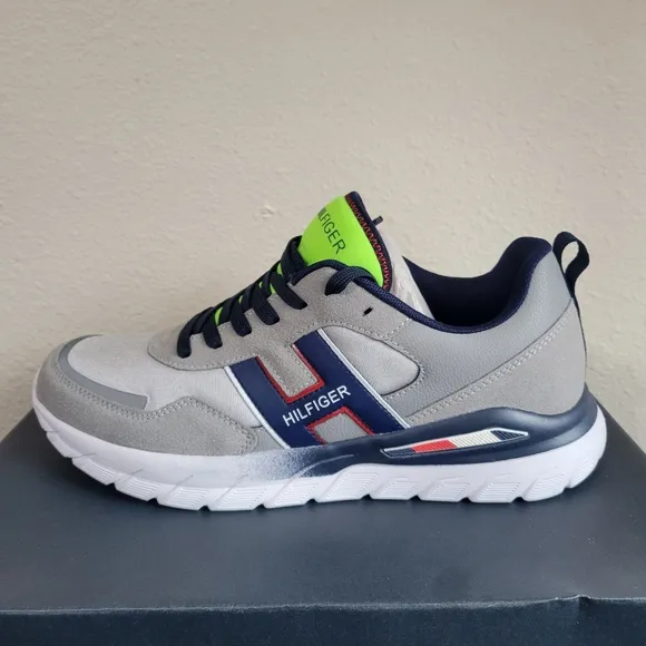 NWT Tommy Hilfiger Nanuet Jogger with 'H' Logo Sneakers Light Gray Green 10.5 M