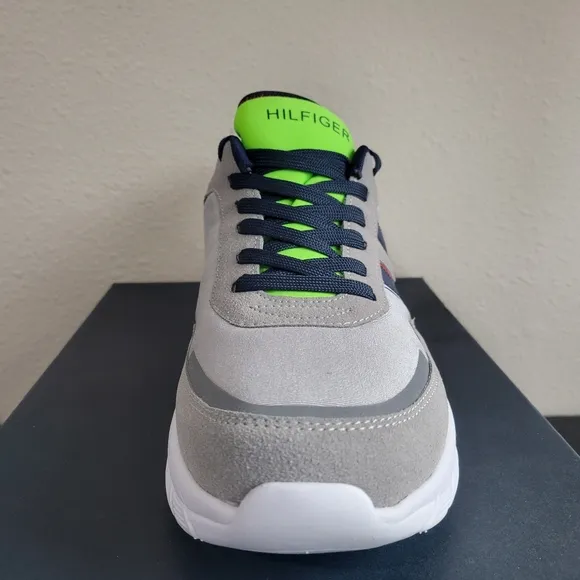 NWT Tommy Hilfiger Nanuet Jogger with 'H' Logo Sneakers Light Gray Green 10.5 M