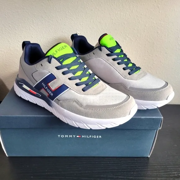 NWT Tommy Hilfiger Nanuet Jogger with 'H' Logo Sneakers Light Gray Green 10.5 M
