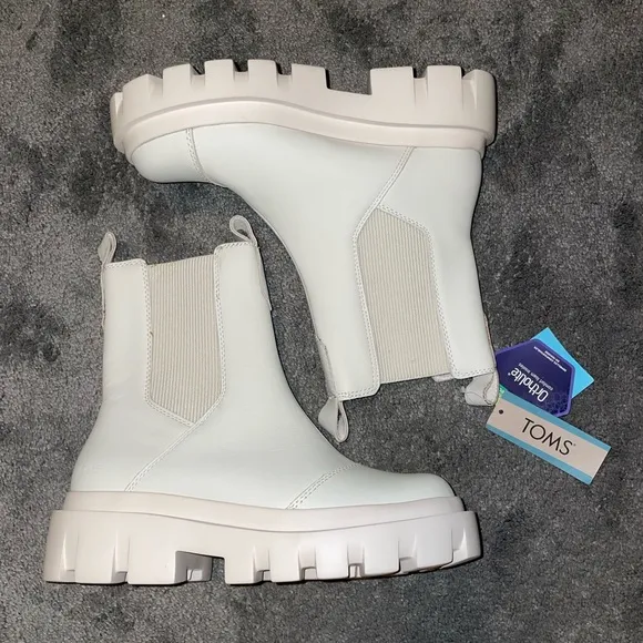 NWT TOMS Rowan Water Resistant Light Sand Leather Ankle Boots Size 5
