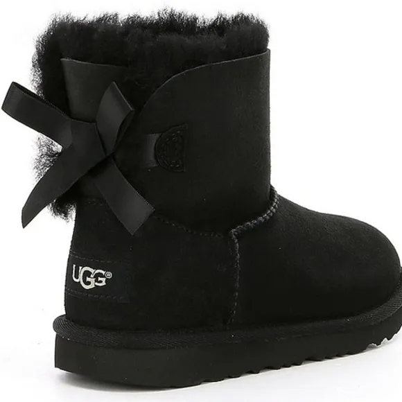 NWT UGG Girl's Mini Bailey Bow Water Resistant Boots Toddler Size 7