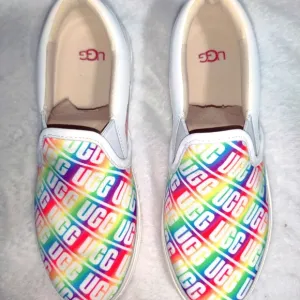 NWT UGG slip on