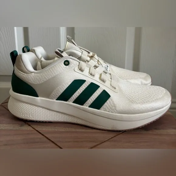 NWT Women Adidas Edge LUX VI Running sneakers. Size 11 TTS
