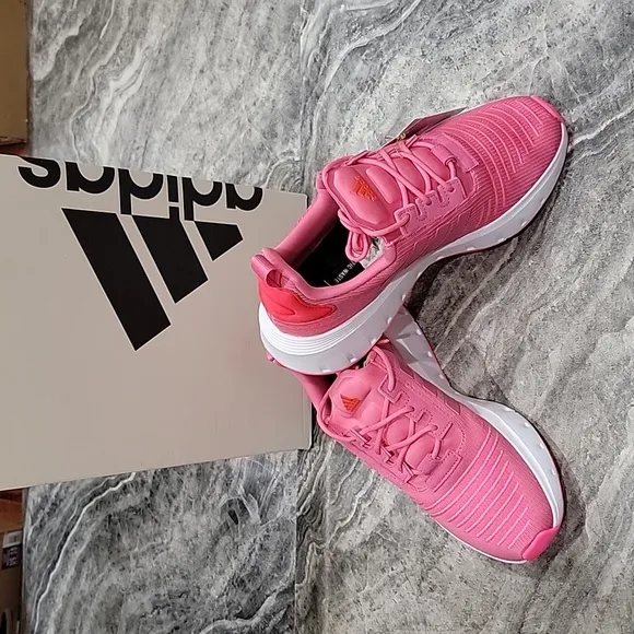 NWT Women's Adidas Swift Run 23 Running Sneakers