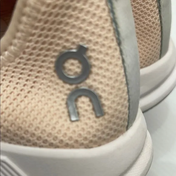 On Cloud Cloudeasy Peach Running Sneakers Women Size W9.5