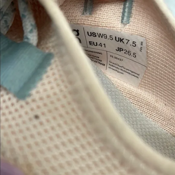 On Cloud Cloudeasy Peach Running Sneakers Women Size W9.5