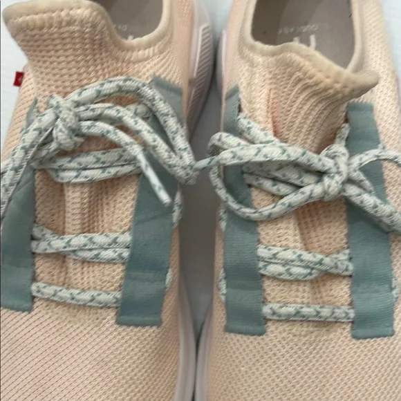 On Cloud Cloudeasy Peach Running Sneakers Women Size W9.5