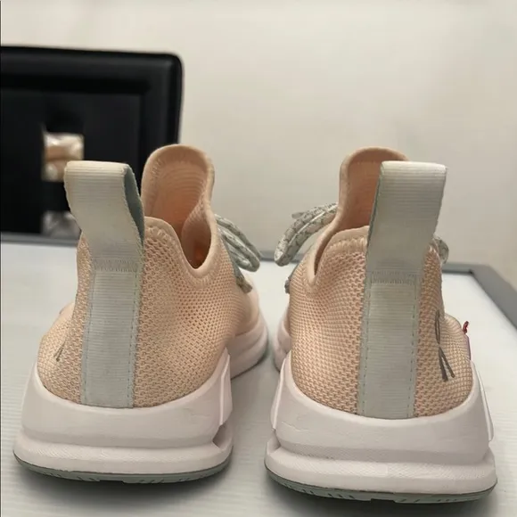 On Cloud Cloudeasy Peach Running Sneakers Women Size W9.5