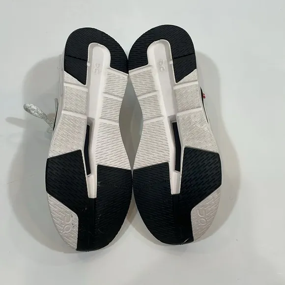 ON Cloud Cloudeasy White Sneakers Size 8.5 NWOT