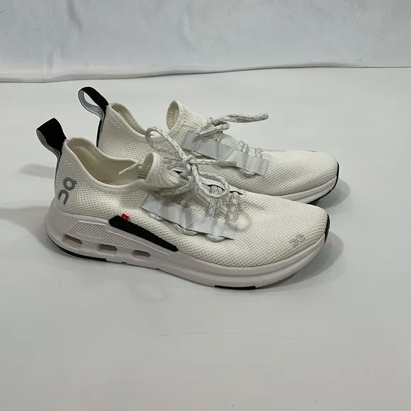 ON Cloud Cloudeasy White Sneakers Size 8.5 NWOT