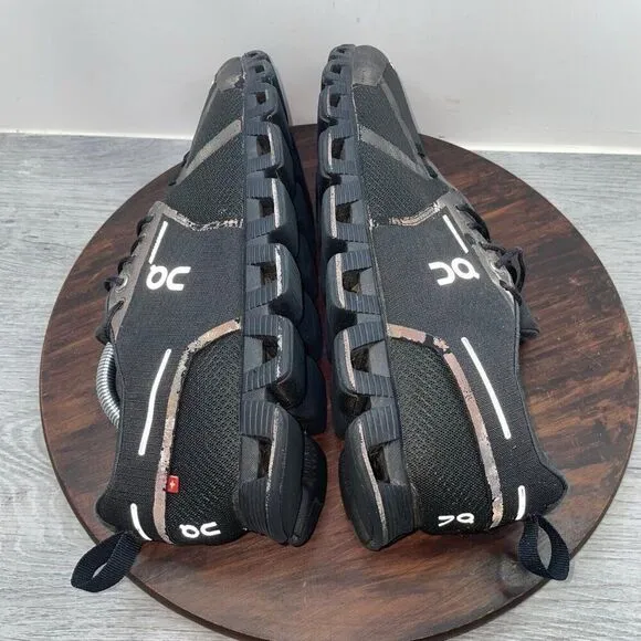 On Cloud Men’s 10.5 Black Swiss Engineering OC Running Sneakers Shoes *FLAWS